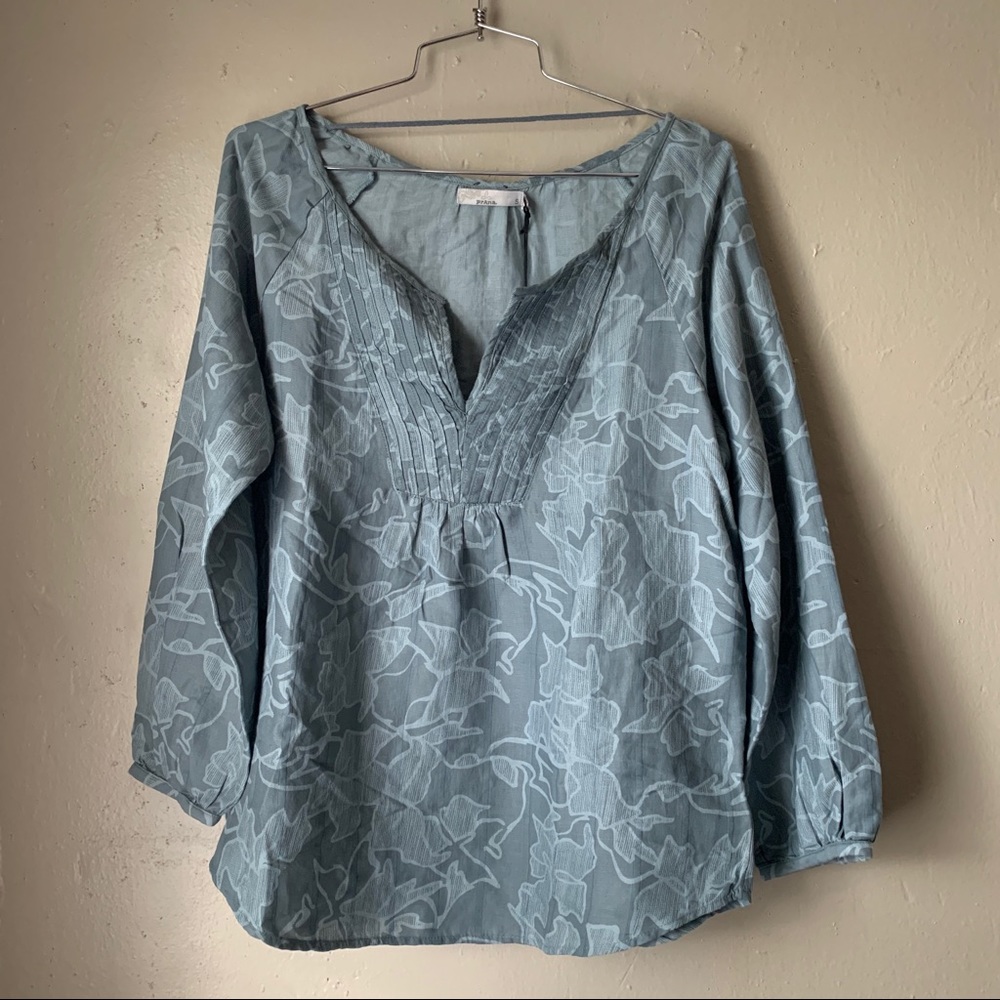 NWT PRANA Leonardo Top Chalkboard Gray - Small